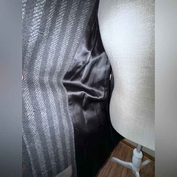 Vintage Gallery black/grey striped peacoat. 100% pure wool No size tag 21”P to P - Picture 6 of 13